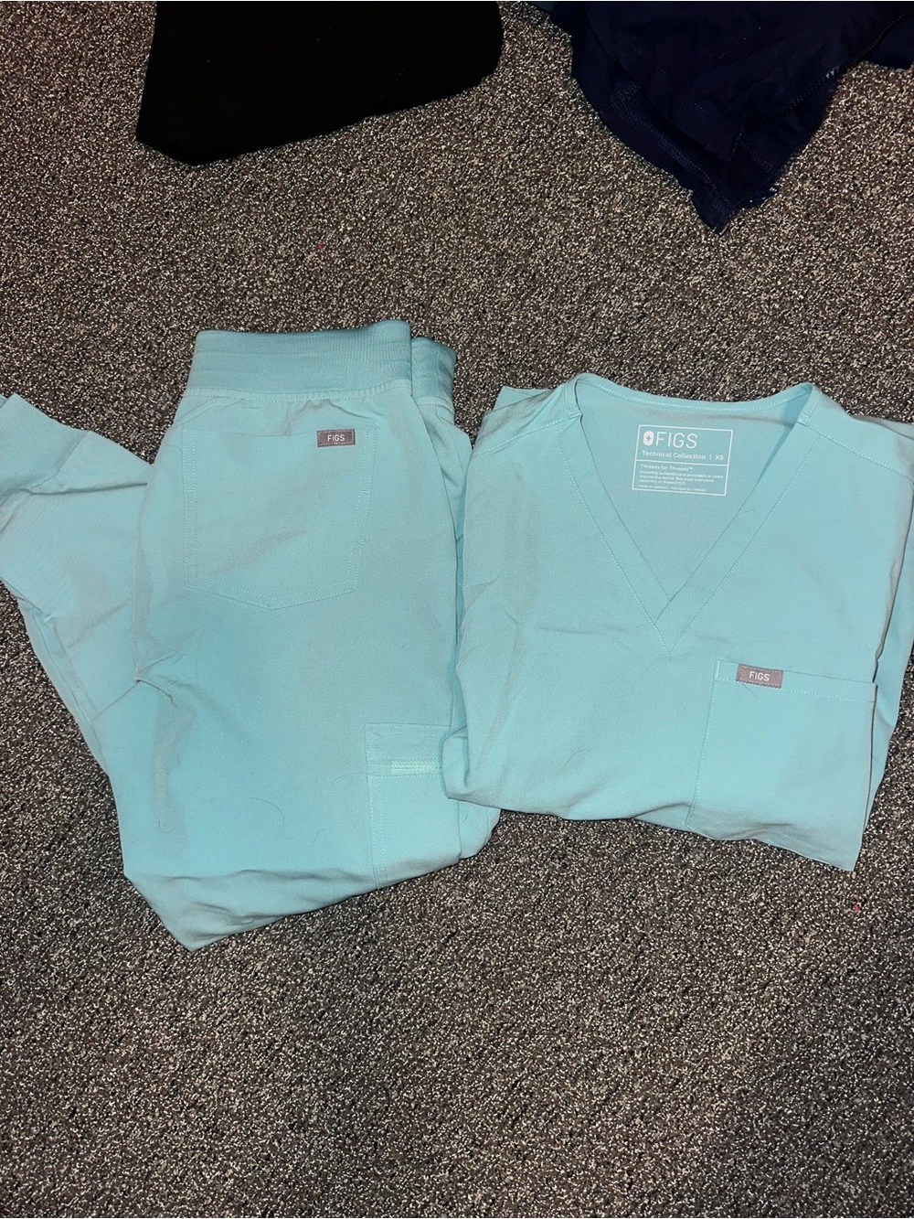 Figs Womenโs Set in Mint Blue/Green